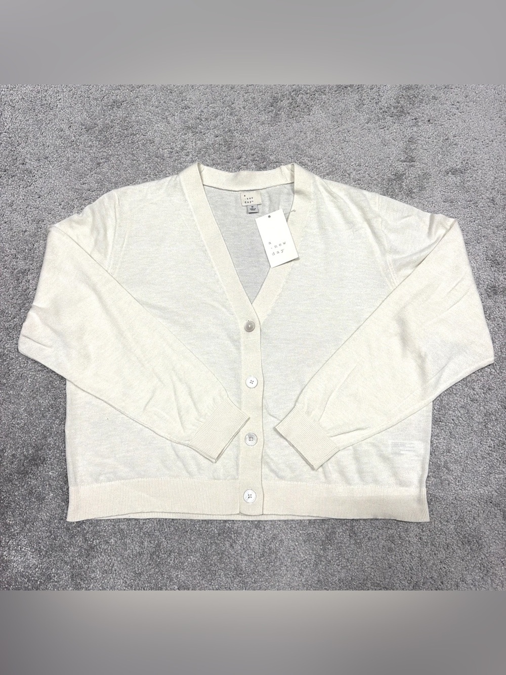A New Day Women's Size Medium Cardigan Button-up V-Neck Long Sleeve Beige/Cream